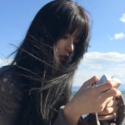 偷偷接吻封面